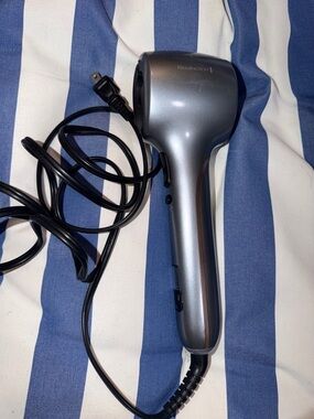Remington Metallic Silver Corded Handheld Steamer